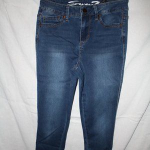 Seven7 Sz 4 Dark Wash High Rise Skinny Jeans